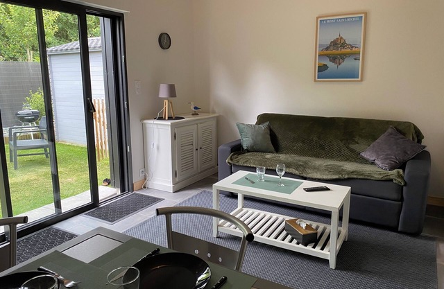 Charming terraced house with 2 rooms with free parking