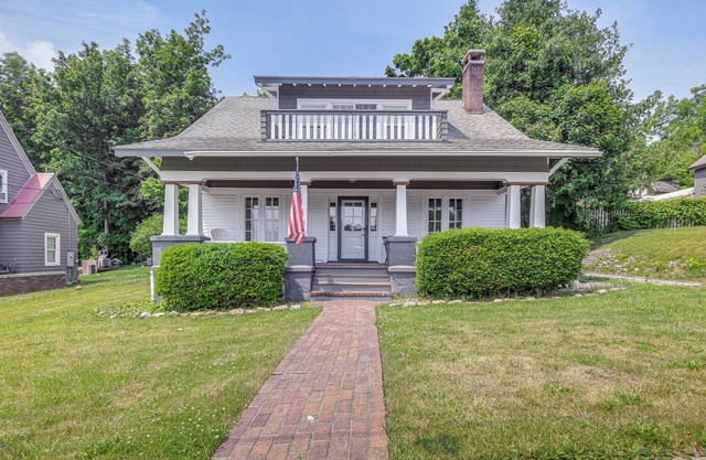 Charming Ticonderoga Home - Walk to Downtown!