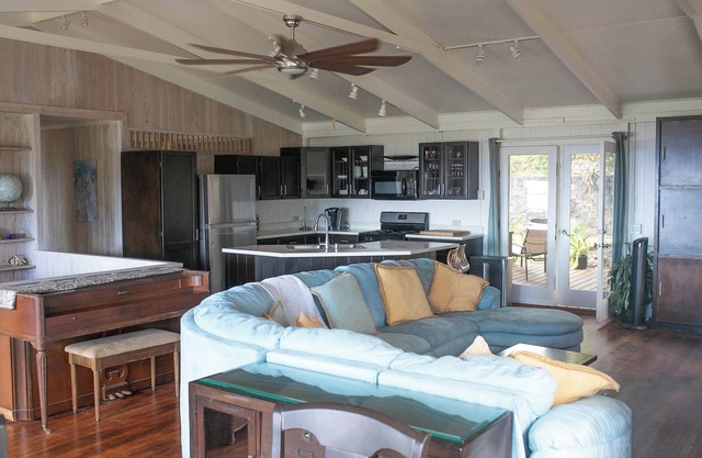 Charming townhome with WiFi in Kailua-Kona