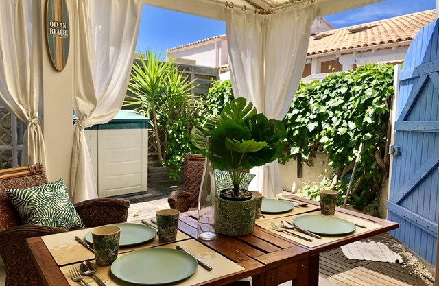 Charming villa in residence with swimming pool