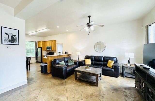 Chateau 8, spacious townhouse in Tickfaw, LA