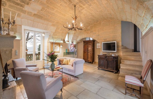 Chateau Empire - Six Bedroom Castle, Sleeps 12
