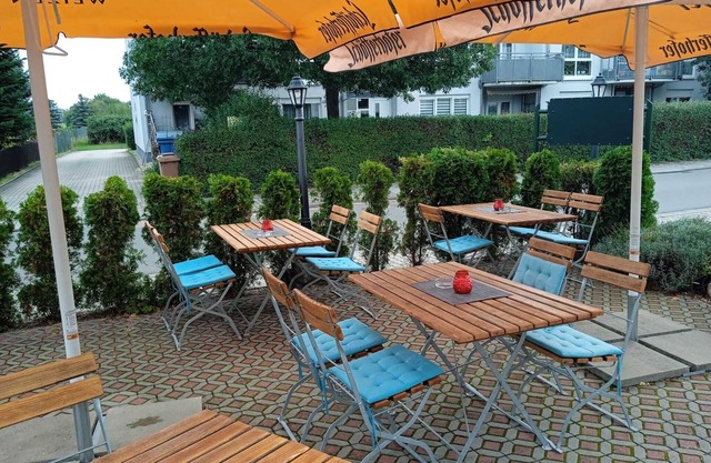 Check Inn Hotel