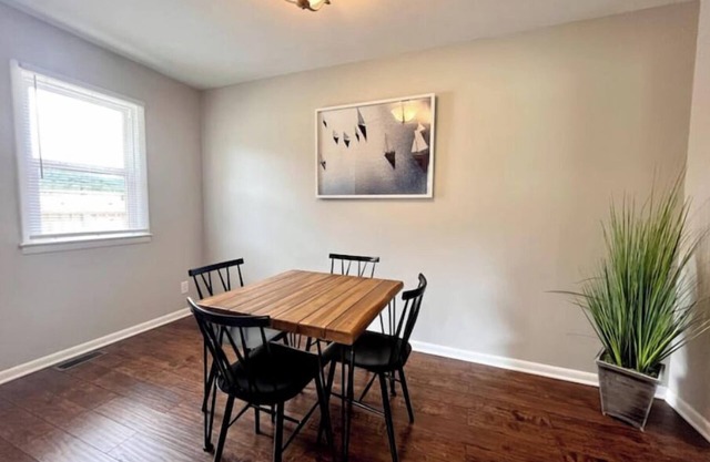 Cheerful 2 bedroom home close to Cave Run Lakenn