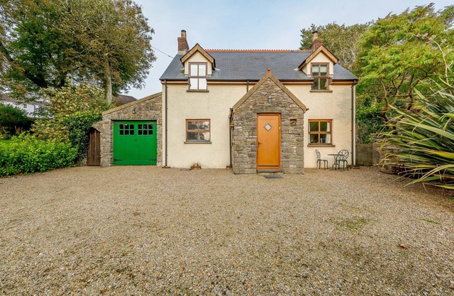Chestnut Cottage - Three Bedroom House, Sleeps 6
