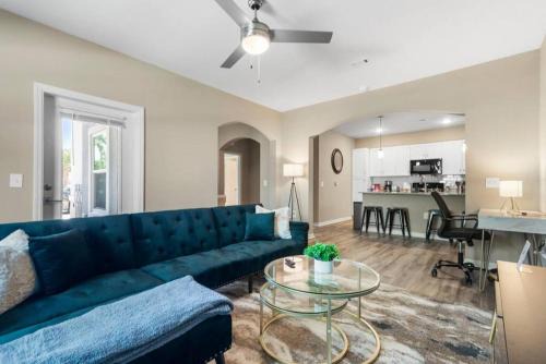 Chic 2BR/2BA Condo: Pool & More!