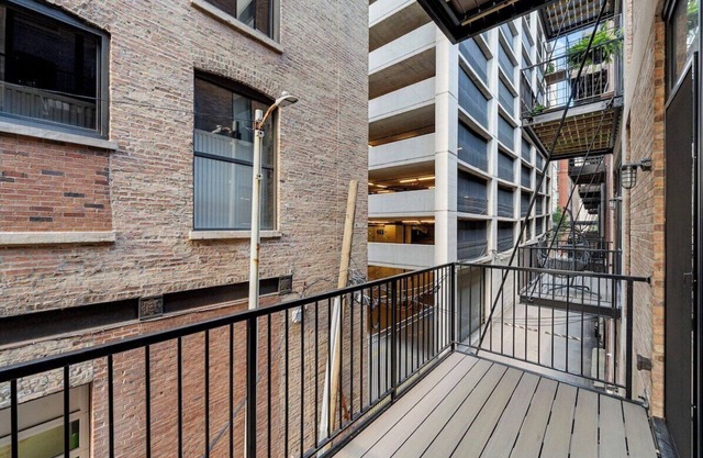 Chic 2BR 2BA Condo with Balcony - River North Chicago