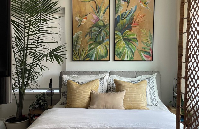 Chic & Cozy Condo North Vancouver 3+ Month Stay