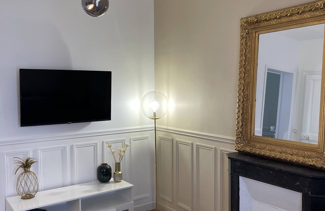 Chic fully-equipped apartment near Orly and Seine - 15mins from Paris