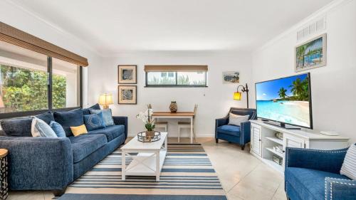 Chic Seaside Condo in Juno Steps onto the Beach