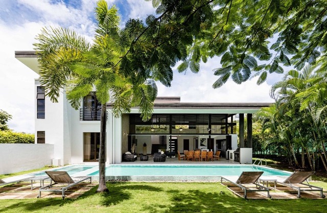 Chic Villa with Private Pool and Beach Club Access, Minutes from the Beach!