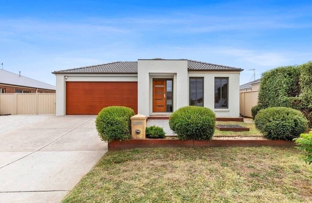 Chifley Place - Large Open Plan Living