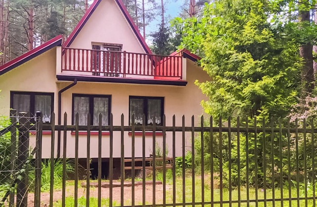 Child friendly cottage near the lake, Jezioro Gim.