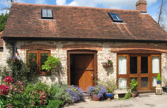 Chocolate box cottage in 8 acres of pasturland on Jurassic coatline of Dorset