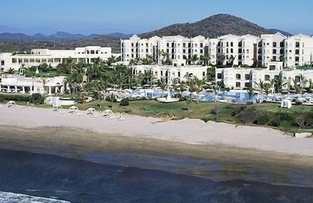 CHRISTMAS OR NEW YEARS IN A VILLA AT PB EMERALD ESTATES - EMERALD BAY ALSO AVAIL