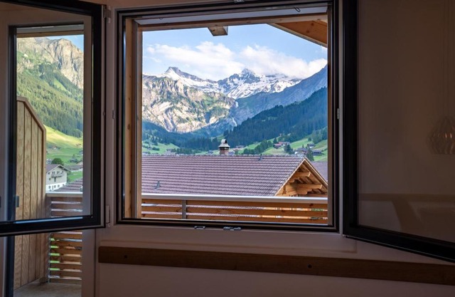 Chuenislodge3 neu&stilvoll, 2Balkone, echtes Bijou mit top-Aussicht