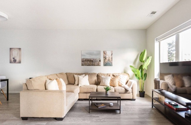City Center Cove ~ Close to MOA & MSP Airport