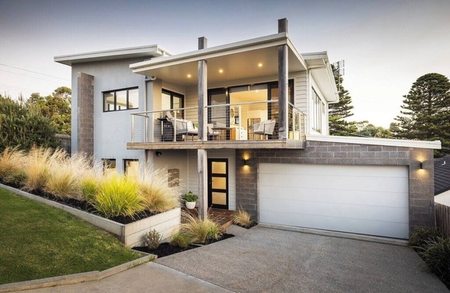 City Views on Williams. Luxurious Townhouse with free Wifi & Netflix