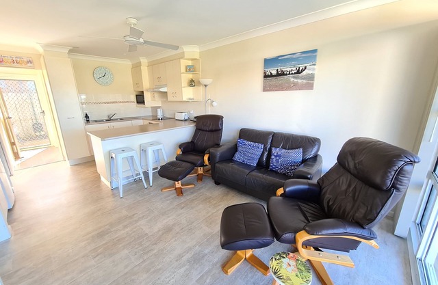 CJ's Seaside Getaway - UNIT 3