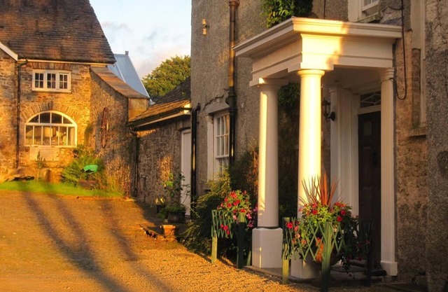 Classic Cottage with Mountain View Brewhouse at Glynhir Mansion