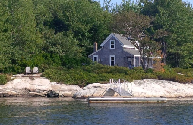 Classic Maine Cottage-Spectacular Coastal Waterfront Location