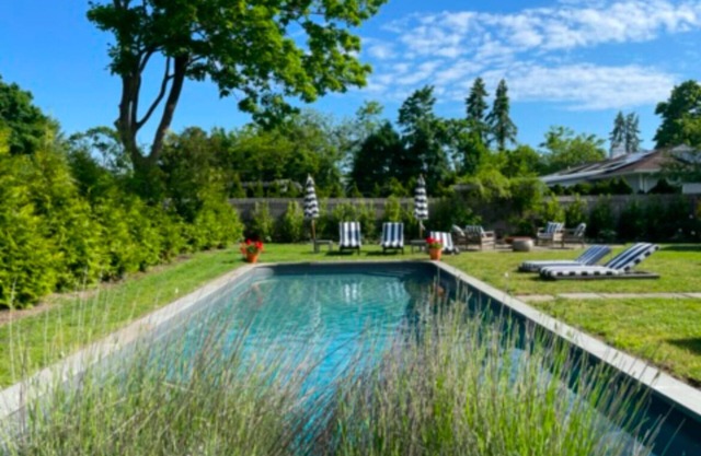 Classic Martha's Vinyard-Inspired Lovely 4 bedroom House with Pool In Bellport