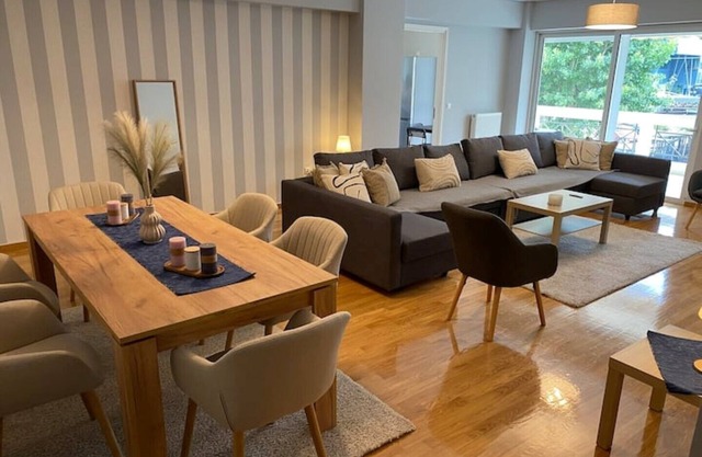 Classy 3BR with 2 Bathrooms Apartment in Marousi