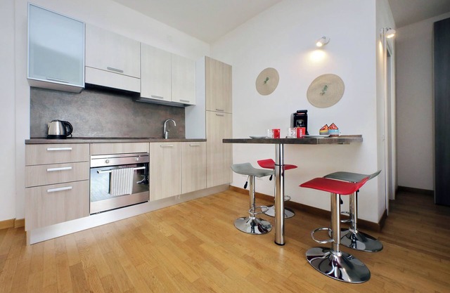 Claudia's flat - Studio Apartment, Sleeps 4