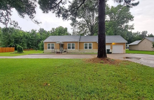 Clean and Cozy Home Ready for Your Stay!