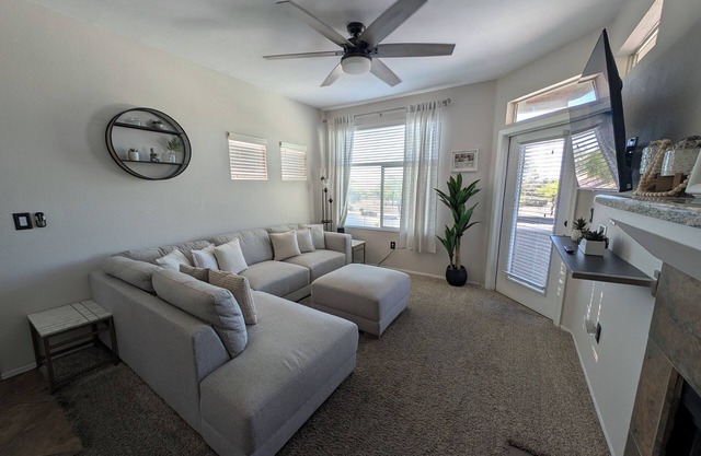 Clean & Bright 2BR/2BA Scottsdale Vacation Rental - Your Perfect Getaway!