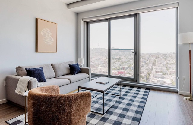 Clean Hayes Valley 1BR w/Gym, Rooftop, Pool & Sports