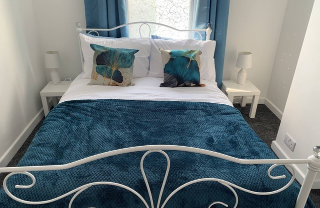 Cliffside Apartment Within Walking Distance of the Beach and Theatre