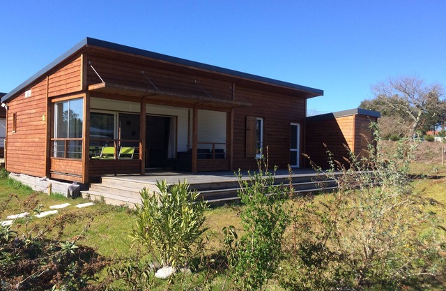 Close to beaches, 49 m² air-conditioned chalet in residential leisure park