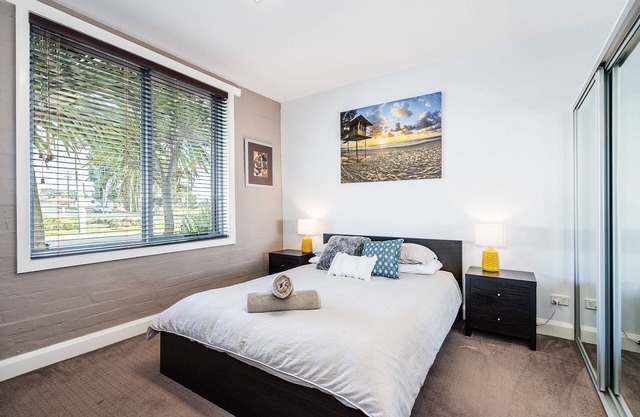 Close to beaches, vineyards, mountain bike trails and food harvest.