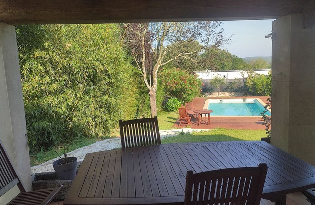 Close to Nimes, the calm of a village in a beautiful villa with swimming pool.