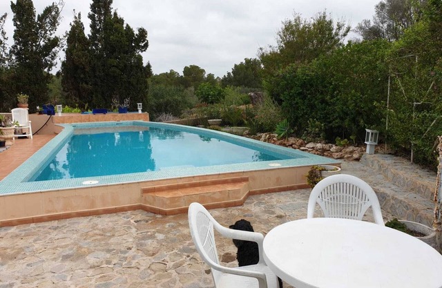 Close to the beach, in a large house, independent apartment with terrace.