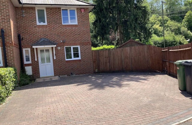Close to the historic City of Winchester