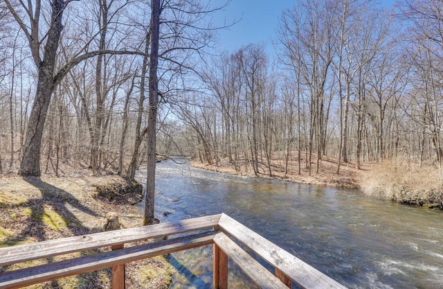 Close to Trails: Studio w/Water Views