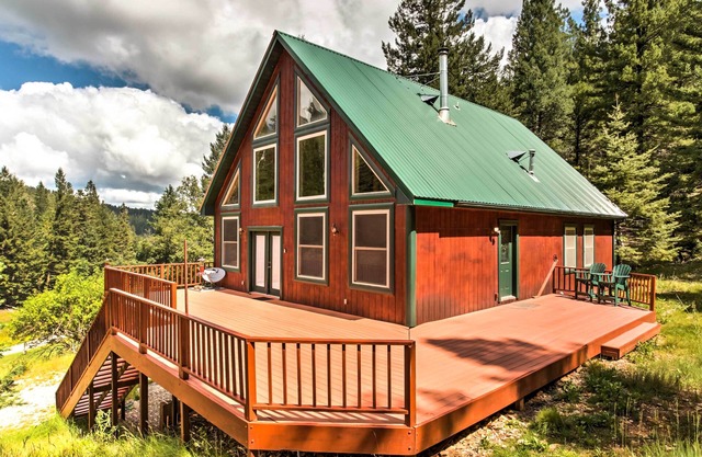Cloudcroft Home w/Spacious Stargazing Deck!