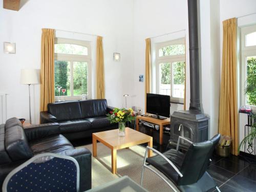 Coachman's House near Roermond with Garden, cleaning included