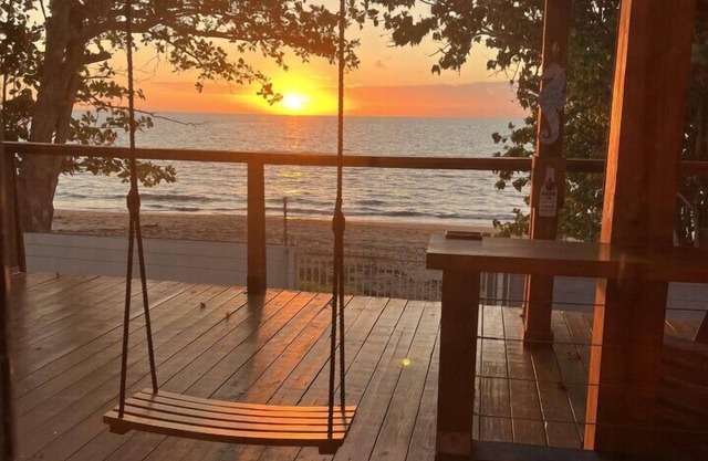 Coastal Oceanfront Hideaway w/3BR & Private Deck