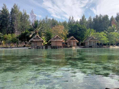 Coco Huts Guest House