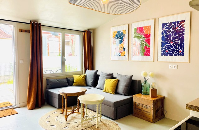 Cocooning cottage by the sea