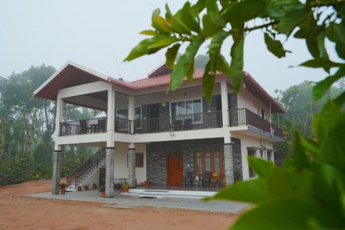 Coffee hills Homestay- near etthina buja, devaramane, bettadhabiraveshvara temple