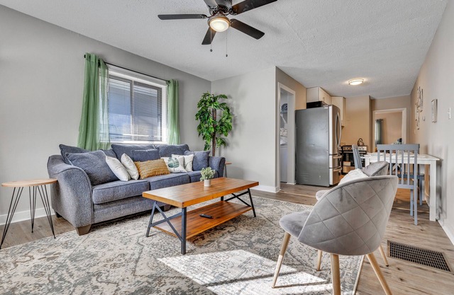 College Park Charmer Near ATL w/Parking