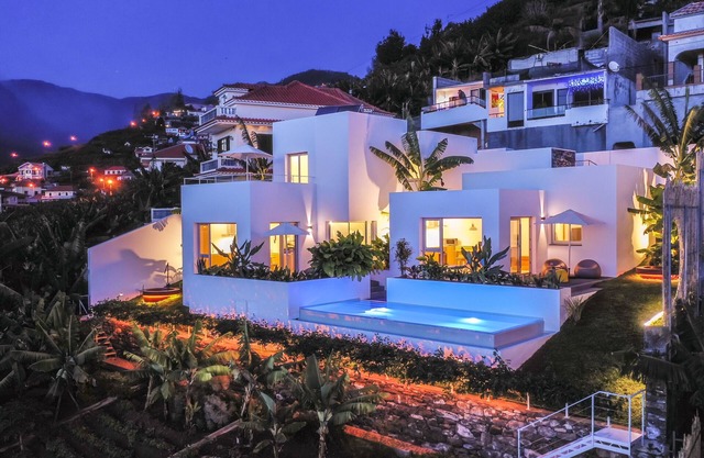 Com piscina para pequenas famílias, Casa da Vargem I
