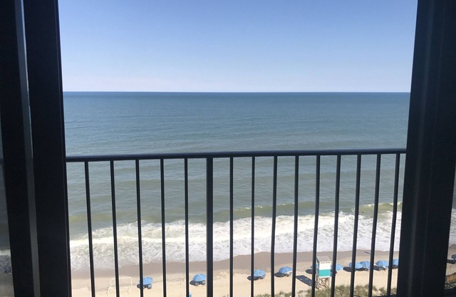 Come visit our Seaside Retreat! OCEANFRONT, TOP FLOOR condo, Carolina Beach, NC