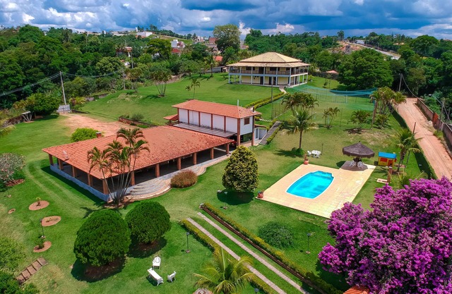 Comfort and Elegance: Refuge with Pool and Nature 40 Min from SP