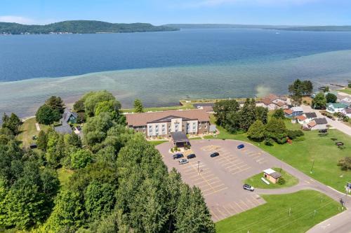 Comfort Inn & Suites Munising-Lakefront