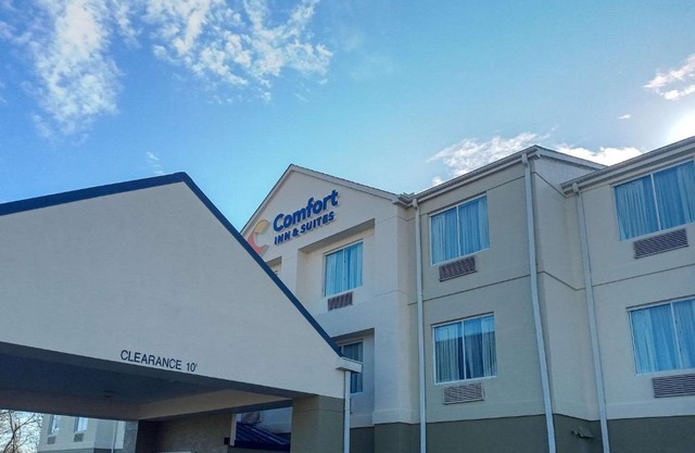 Comfort Inn & Suites
